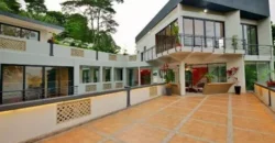 7 bedroom bungalow