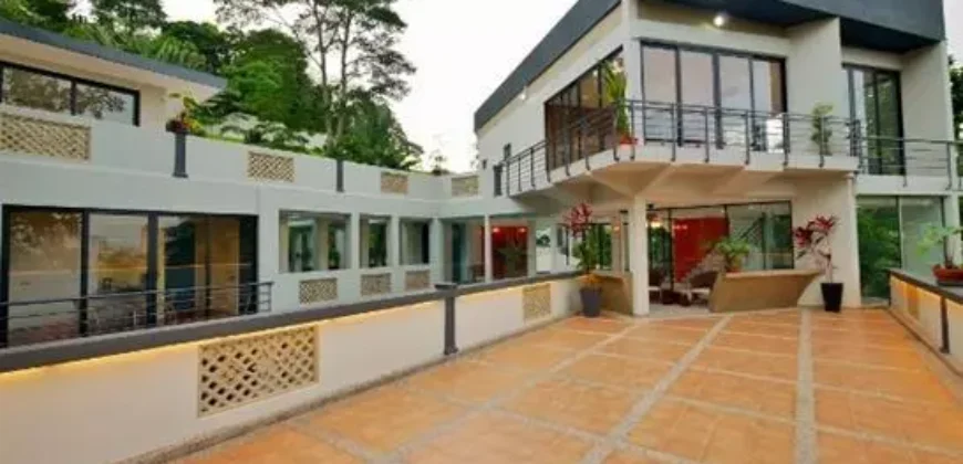 7 bedroom bungalow