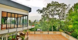 7 bedroom bungalow