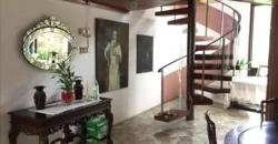 6 bedroom bungalow