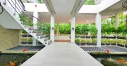 7 bedroom bungalow