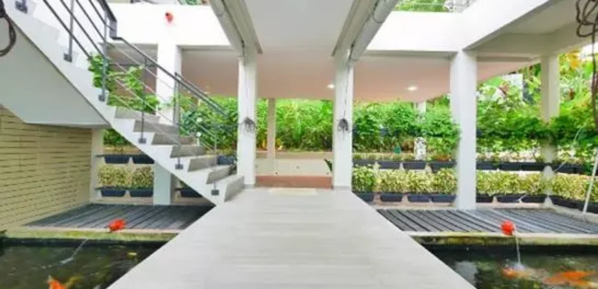 7 bedroom bungalow